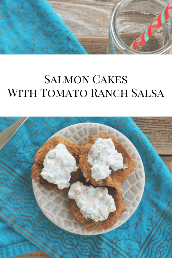 Delicious simple salmon cakes perfect for a weeknight meal. Full of flavor and protein, these salmon cakes will please even the picky members of your family.