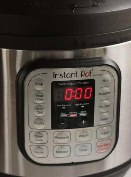 Instant pot making yogurt with 0 on the display | www.sustainablecooks.com