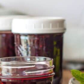 jars of blackberry freezer jam