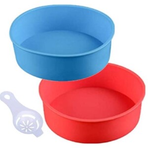 2 silicone cake pans - 1 blue and 1 red.